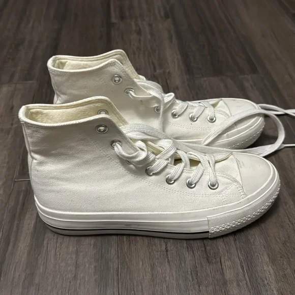 Sincerely Jules White Canvas - Picture 2 of 6